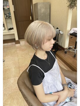 メルク(merc) ダークアッシュ/アッシュブラック/カルマパーマ/ベリーショート