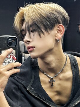 ケイ(K) 前下りセンターパート