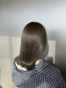 リル バイ ラミール(LiL by lamiell) グレージュカラー