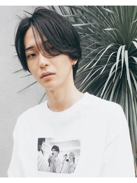 ディッセンバー 神宮前(December) 【laundry】ミディアムセンターパートウルフ