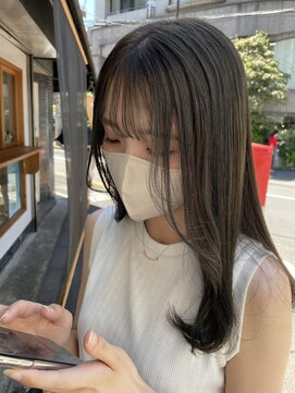 ネイヴィル(navile) ◎赤みのない透け感グレージュ