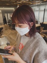 クラップス 上大岡(CLAPS)&nbsp;くすみレッド/ミディアム/切りっぱなし/外ハネ【1ブリーチ】