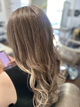 ジウ 上通り(JIU) 20代30代小顔ゆるふわロングエクステ