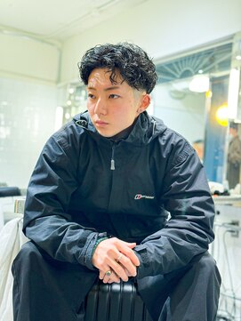 メリケンバーバーショップ フクオカ(MERICAN BARBERSHOP FUK) ハイライトマッシュパーマウルフアッシュブラック