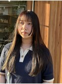 姫カットの顔周りが可愛いロングヘア♪