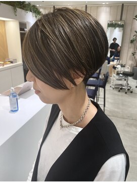 ステアケース 武蔵小杉店(stair:case) 大人くびれショート/ツーブロック/白髪ぼかし/武蔵小杉/自由が丘