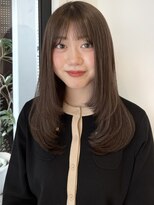 透明感たっぷりくすみベージュと顔まわりレイヤーカット