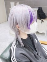 デイズ(days)&nbsp;地雷系ホワイトシルバーウルフレイヤーデザインカラー　原宿