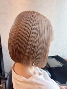 モヌエ(monue) ホワイトミルクティーベージュ