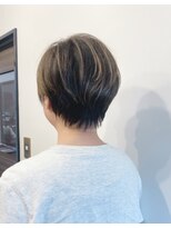 カトレア(Cattleya)&nbsp;ショートカット＋白髪ぼかしハイライト