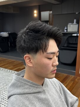 ザデイトウキョウ 表参道 青山(THE DAY TOKYO) MEN’S/サーフカール/刈り上げセンターパート/表参道駅/青山