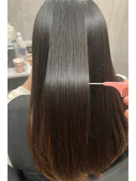 ポリマン 西新井(poliment) 乾燥/広がり/切れ毛などの悩みに 潤い艶髪ケアストレート