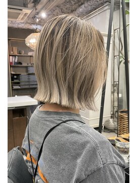 ザ デイ(THE DAY) バレイヤージュ/ホワイトベージュ/ボブ