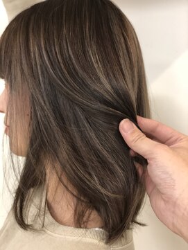 キアラ(Kchiara) 細めハイライトカラー/kchiara福岡天神川野直人