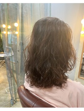 ビハインドザカーテン(BEHIND THE CURTAIN) 無造作パーマ×大人ミディ×大人レイヤー
