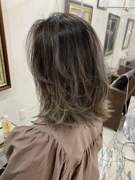 ナイン 麻布十番(NINE) ハイライトorヴァレイヤージュで自然なヘアスタイルに