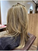 陰影をつけるハイライト!ロングスタイルも動きのあるスタイルに