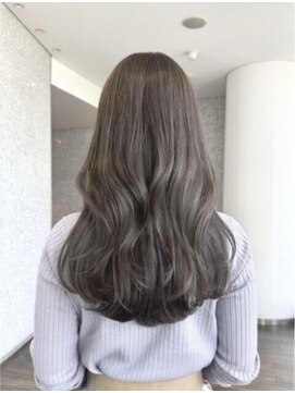 ザック ヴィ(ZACC  vie) レイヤーカット/セミロング/艶カラー/学割U24