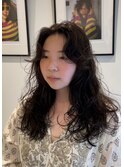 大人ウェーブヘア×前髪パーマ