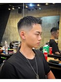 1735黒髪スキンフェード刈り上げツーブロック束間短髪バーバー