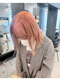 ピンクベージュ