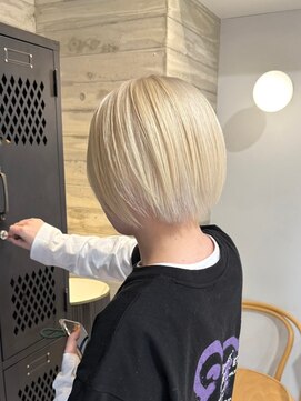 ヲタク(wotaku.) ホワイトブロンド抜きっぱなしブリーチハイトーンショート艶髪