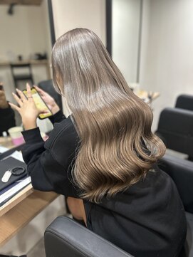 ラフ(LAFF) ブリーチ/ダブルカラー/エクステ/縮毛矯正/インナーカラー