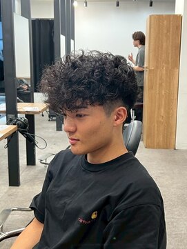 リッチブランドアンドコー(Rich Brand&Co) スペインカール ハイライトカラー　メンズカット　メンズパーマ