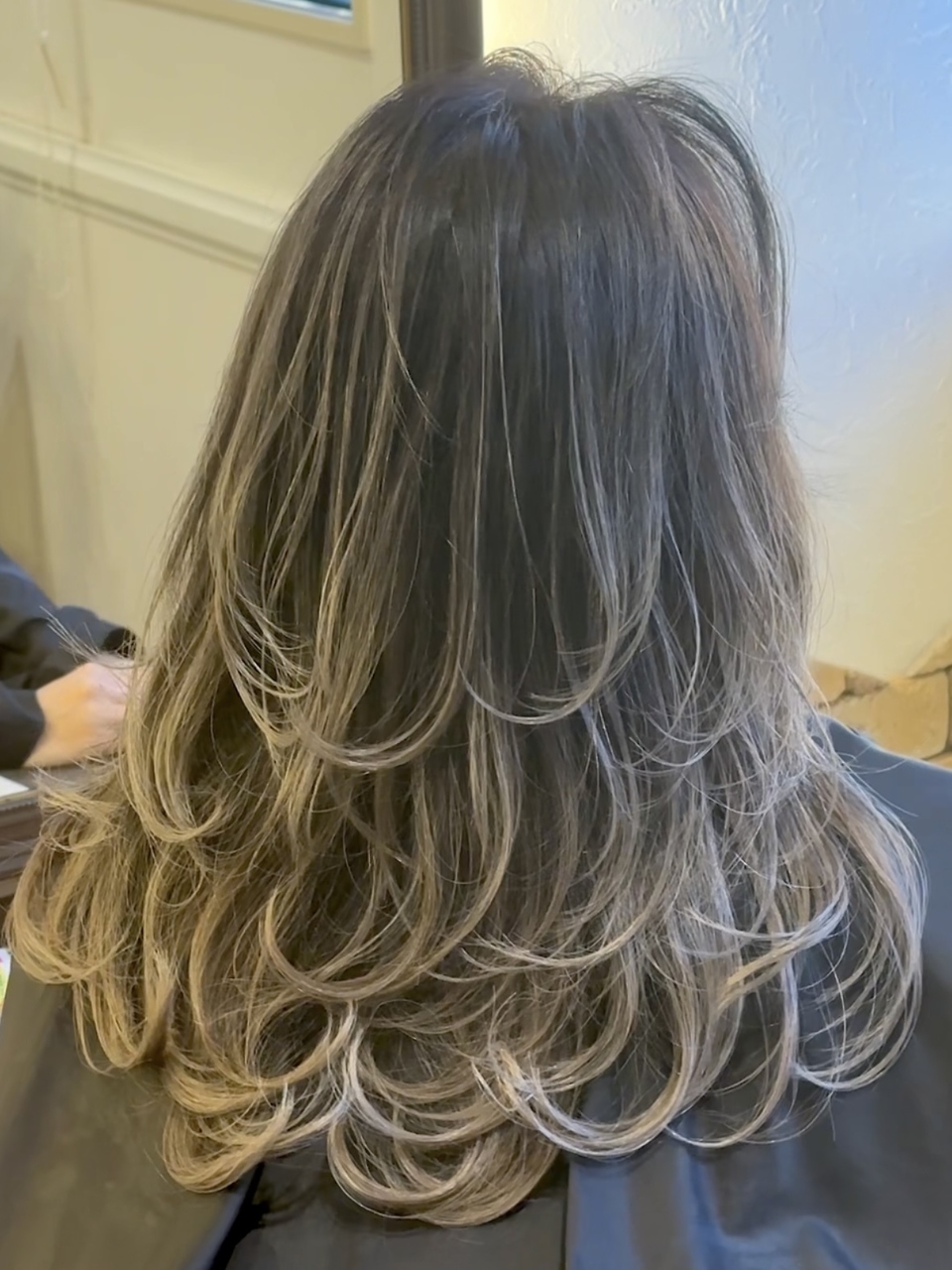 海外ヘアーハッシュカットレイヤーカット