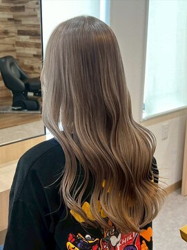 アパートメントヘアー ミルクティーベージュダブルカラーインナーカラーブリーチ