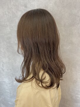 タロ(talo) ゆるふわ波打ちウェーブ×カーキアッシュ