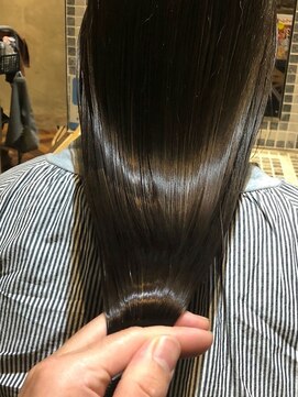 オピ(O.p.i.) 極潤トリートメント