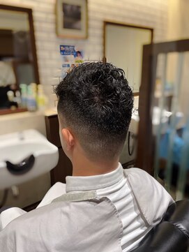 エヌドットバーバー ギンザ(N.BARBER GINZA) くせ毛ショート/フェード/ツーブロック刈り上げ