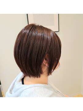 ヘアーアンドネイルフォレスト(Hair&Nail FOREST.) 20代30代40代耳かけショートボブ丸み