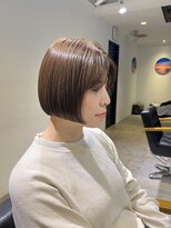 トレス(TRESS)&nbsp;内巻きボブ　レイヤーボブ　ブラウンベージュ　切りっぱなしボブ