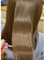 ネイロ 日本橋(NeiRo)&nbsp;艶髪ショートボブハイライトカラー大人ショートカット白髪ぼかし