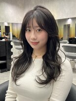レイヤーカット　韓国ヘア　オリーブカラー