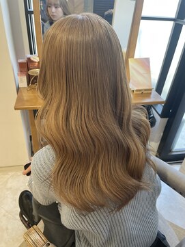 ラビスモア(Lovis moa) ホワイトグレージュ／ミニウルフ/髪質改善／チェリーブラウン