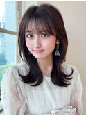 シースルーぱっつん前髪ミニウルフボブチェリーブラウン