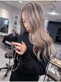 ハイライトカラーミルクティーベージュレイヤーカット