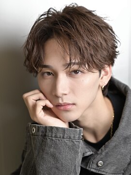 ルーシー 渋谷(LUCEY) センターパートフェザーパーマシャドウパーマメンズパーマ