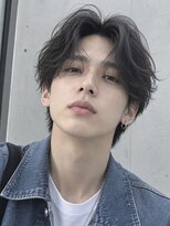 オグジュアリー 表参道(aux.)&nbsp;カルマヘア韓国風コンマヘア ツーブロックショートセンター分け