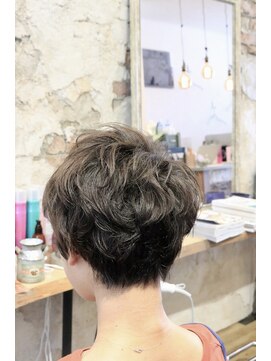 ムニ(Muni) B"73 #ベリーショート×パーマ風