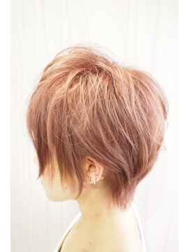 ヘア レスキュー カプラ(hair rescue kapra) 小顔耳かけショート ピンクベージュ