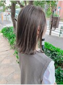外ハネ×シルバーグレージュ