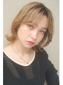 美髪 ホワイトグレージュ 大人かわいい こなれミディ