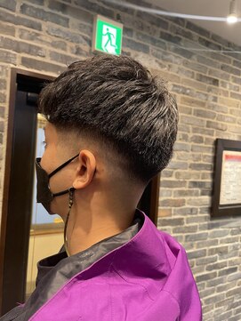 ミリオンバックス 御徒町店(Million Backs) スキンフェード/アイロンパーマ/濡れパン<理容室>[メンズ/御徒町