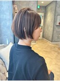 ショートボブ×ピンクベージュ
