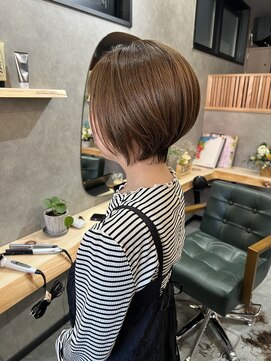 ウル(ulu.) 大人可愛い♪丸みショートヘア