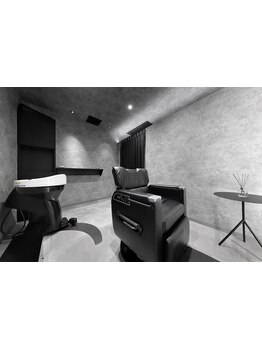 シック×高級感漂う店内でお客様だけのリラックスタイムをご提供◎お気軽にお悩みをご相談ください！